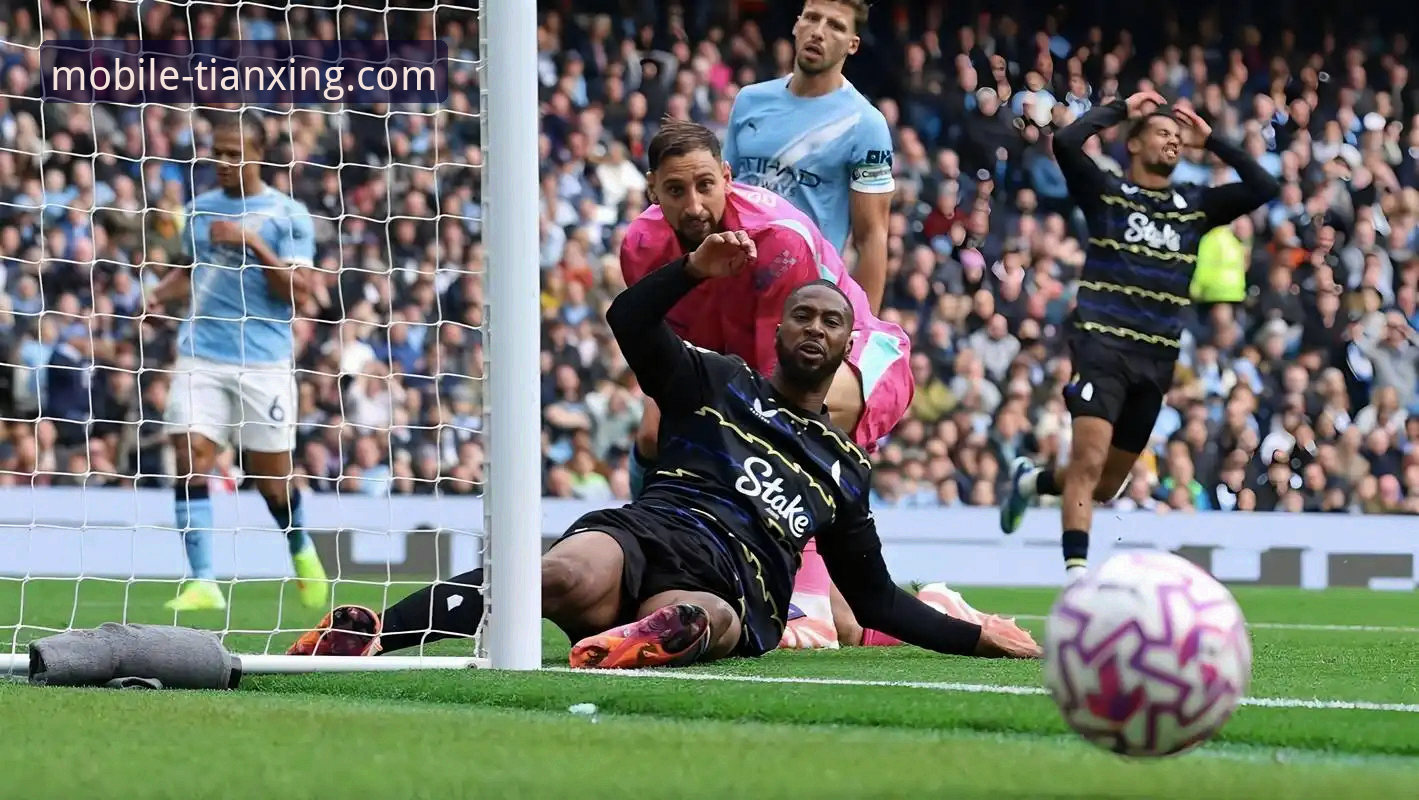 <h2>英超巅峰对决复盘：曼城补时逆转利物浦的战术博弈与情绪失控</h2>